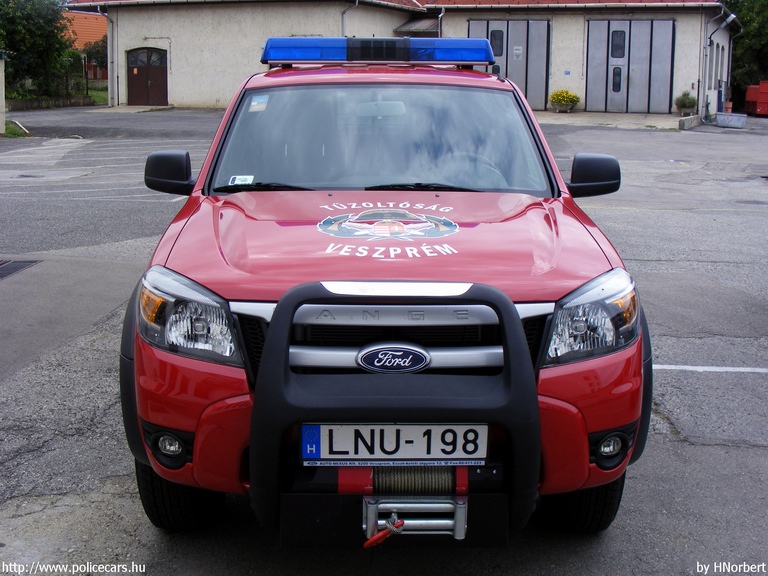 Ford Ranger, Veszprémi Hivatásos Önkormányzati Tûzoltóság, fotó: HNorbert
Keywords: tûzoltó tûzoltóautó HÖT magyar Magyarország LNU-198 fire firetruck Hungary hungarian
