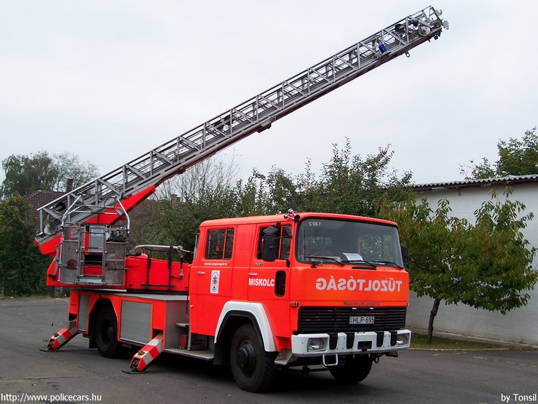 Magirus Deutz 170 D12-F, Hivatásos Önkormányzati Tûzoltóság Miskolc, fotó: Tonsil
Keywords: tûzoltóautó tûzoltó HÖT tûzoltóság magyar Magyarország HLP-695 fire firetruck Hungary hungarian
