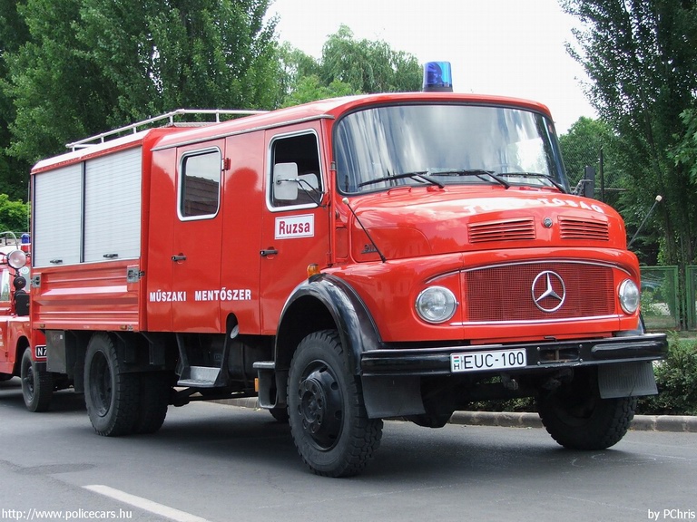 Mercedes-Benz 911, Önkéntes Tûzoltóság Ruzsa, fotó: PChris
Keywords: tûzoltóautó tûzoltó HÖT ÖT tûzoltóság magyar Magyarország EUC-100 fire firetruck Hungary hungarian