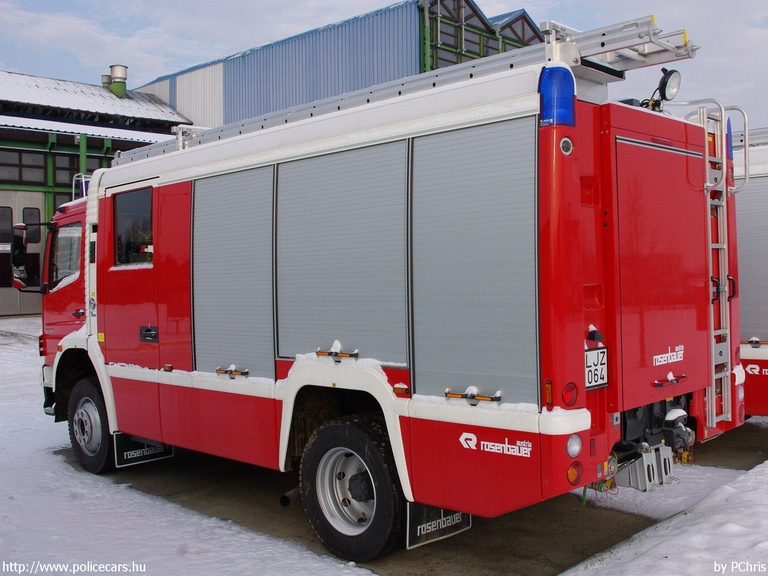 Mercedes-Benz Atego 1529, fotó: PChris
Keywords: tûzoltóautó tûzoltó HÖT tûzoltóság magyar Magyarország LJZ-064 fire firetruck Hungary hungarian