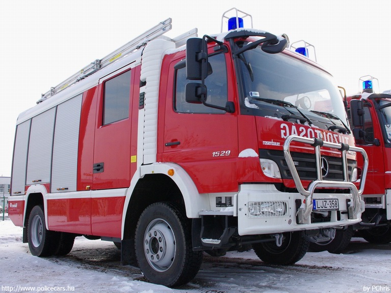 Mercedes-Benz Atego 1529, fotó: PChris
Keywords: tûzoltóautó tûzoltó HÖT tûzoltóság magyar Magyarország LJZ-358 fire firetruck Hungary hungarian