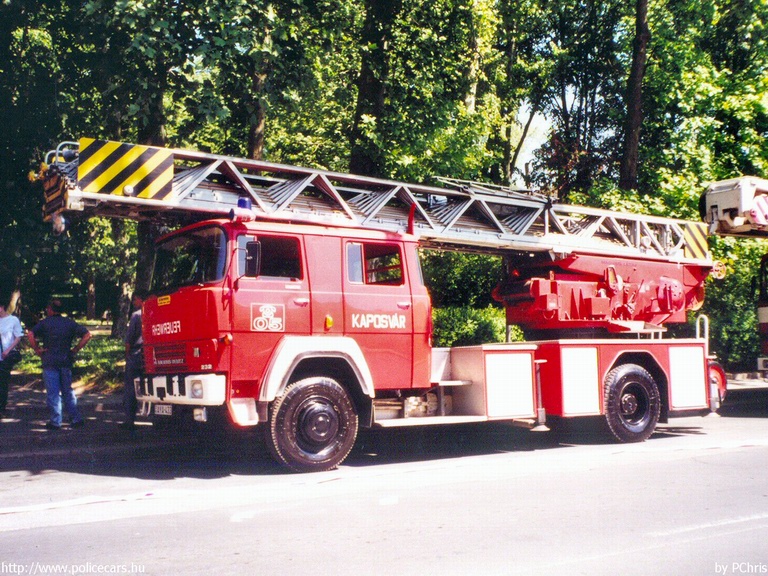 Magirus Deutz 232, Kaposvári Hivatásos Önkormányzati Tûzoltóság, fotó: PChris
Keywords: tûzoltóautó tûzoltó HÖT tûzoltóság magyar Magyarország fire firetruck Hungary hungarian