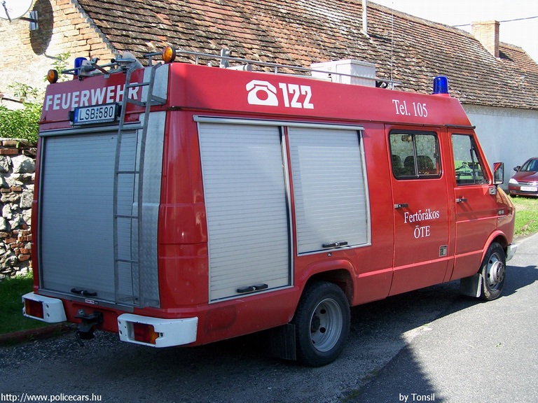 Iveco Turbo Daily 49-10, Fertõrákosi Önkéntes Tûzoltó Egyesület, fotó: Tonsil
Keywords: tûzoltóautó tûzoltó ÖTE tûzoltóság magyar Magyarország LSB-580 hungarian Hungary fire firetruck