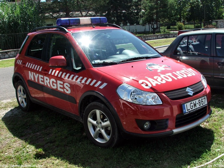 Suzuki SX4 4x4, Hivatásos Önkormányzati Tûzoltóság Nyergesújfalu, fotó: PChris
Keywords: tûzoltóautó tûzoltó HÖT ÖT tûzoltóság magyar Magyarország LGW-867 fire firetruck Hungary hungarian