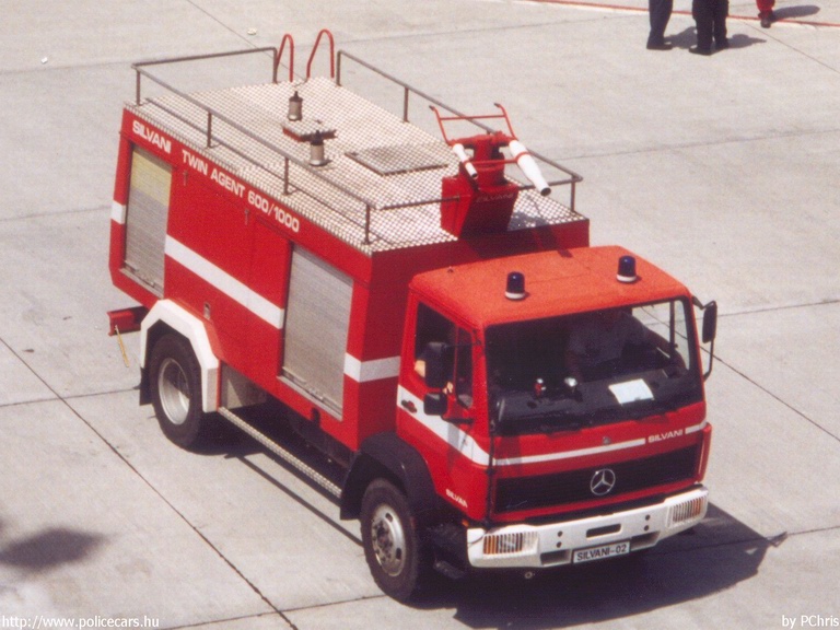 Mercedes-Benz 1124 Silvani Twin Agent 600/1000, Budapest Airport (Ferihegy) Repülõtéri Tûzoltóság, fotó: PChris
Keywords: létesítményi tûzoltó tûzoltóautó tûzoltóság Magyarország magyar