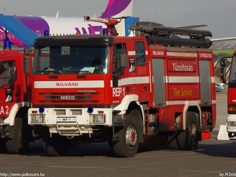 Iveco EuroTrakker 190E34 4x4 Silvani TLF 6000/600, Budapest Airport (Ferihegy) Repülõtéri Tûzoltóság, fotó: PChris
Keywords: létesítményi tûzoltó tûzoltóautó tûzoltóság Magyarország magyar