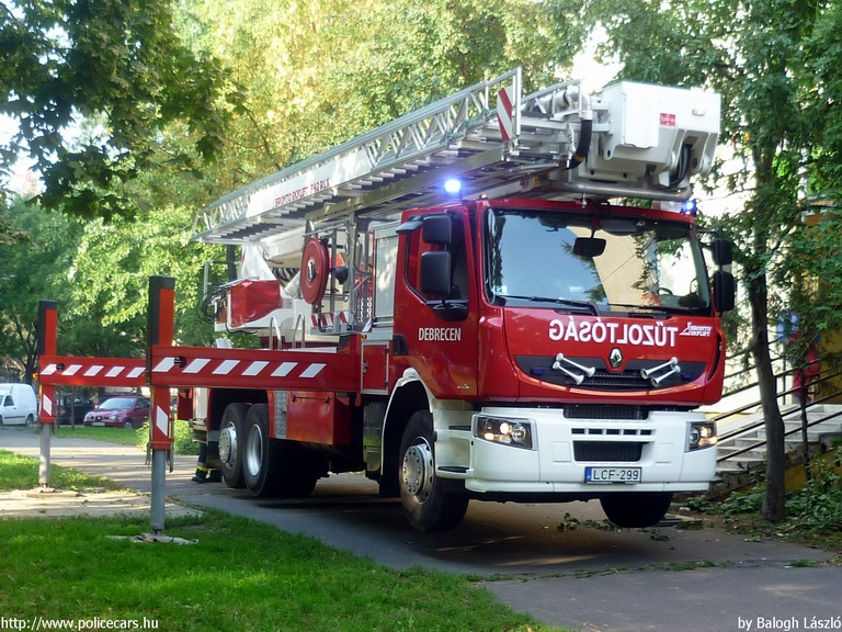 Renault Premium 410 Bronto Skylift F42 RLX, Hivatásos Önkormányzati Tûzoltóság Debrecen, fotó: Balogh László
Keywords: tûzoltóautó tûzoltó HÖT tûzoltóság magyar Magyarország LCF-299 fire firetruck Hungary hungarian