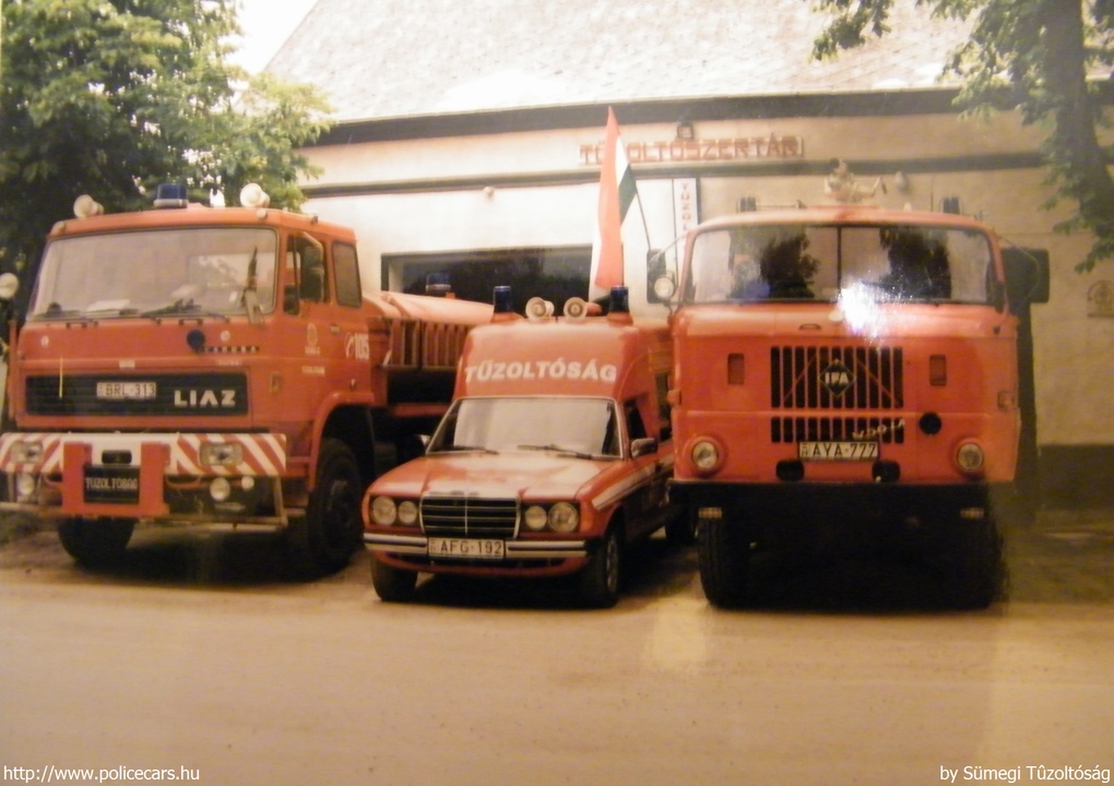 LIAZ, Mercedes W123, IFA W50LA, Sümegi Önkéntes Tûzoltóság, fotó: Sümegi Tûzoltóság
Keywords: tûzoltóautó tûzoltóság tûzoltó magyar ÖT Magyarország BRL-313 AFG-192 AYA-777 fire firetruck Hungary hungarian
