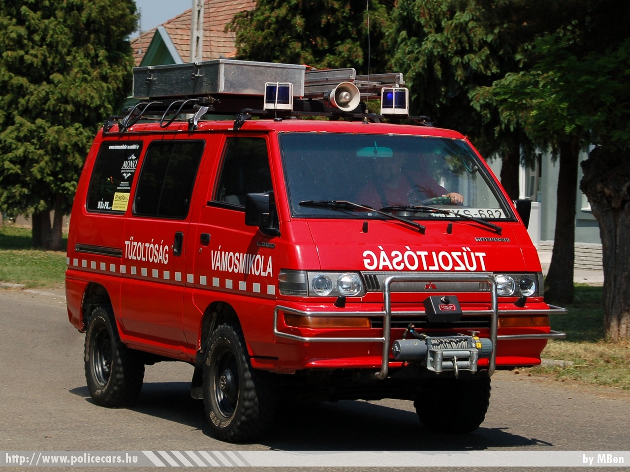 Mitsubishi L-300, Vámosmikolai Önkormányzati Tûzoltóparancsnokság, fotó: MBen
Keywords: HÖT tûzoltóautó magyar Magyarország tûzoltó tûzoltóság fire firetruck Hungary hungarian FKS-682