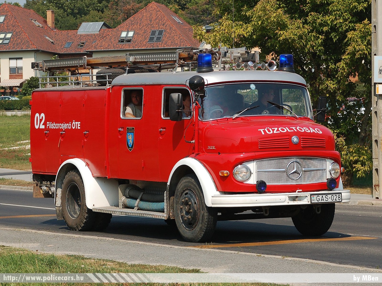 Mercedes-Benz 322 TLF 1000, Pilisborosjenõi Önkéntes Tûzoltó Egyesület, fotó: MBen
Keywords: tûzoltóautó tûzoltóság tûzoltó magyar Magyarország ÖTE fire firetruck Hungary hungarian GAS-028