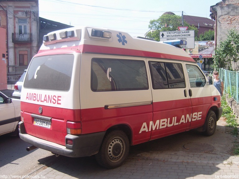 Volkswagen Transporter T4, fotó: balzolt007
Keywords: ukrán Ukrajna mentő mentőautó ambulance Ukraine ukrainian
