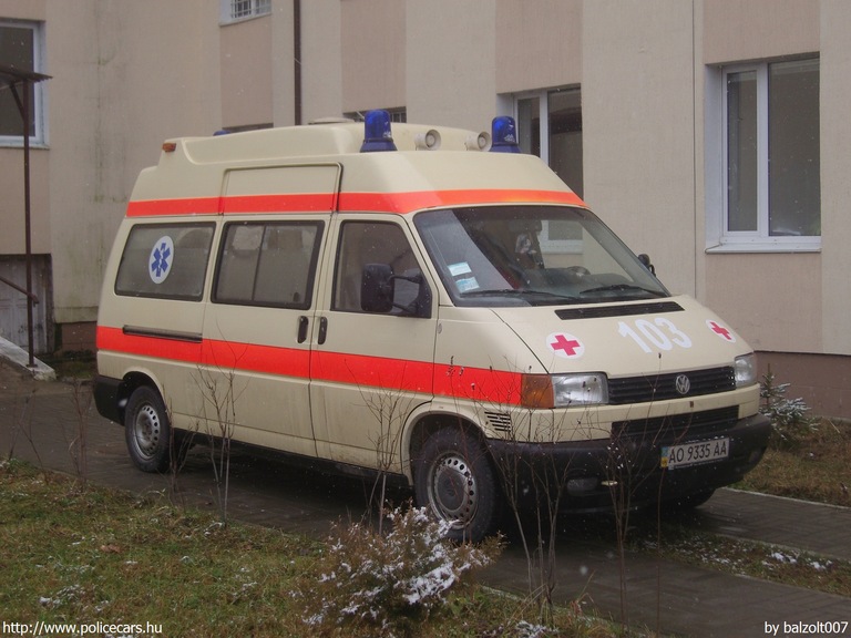Volkswagen Transporter T4, fotó: balzolt007
Keywords: ukrán Ukrajna mentő mentőautó ambulance Ukraine ukrainian