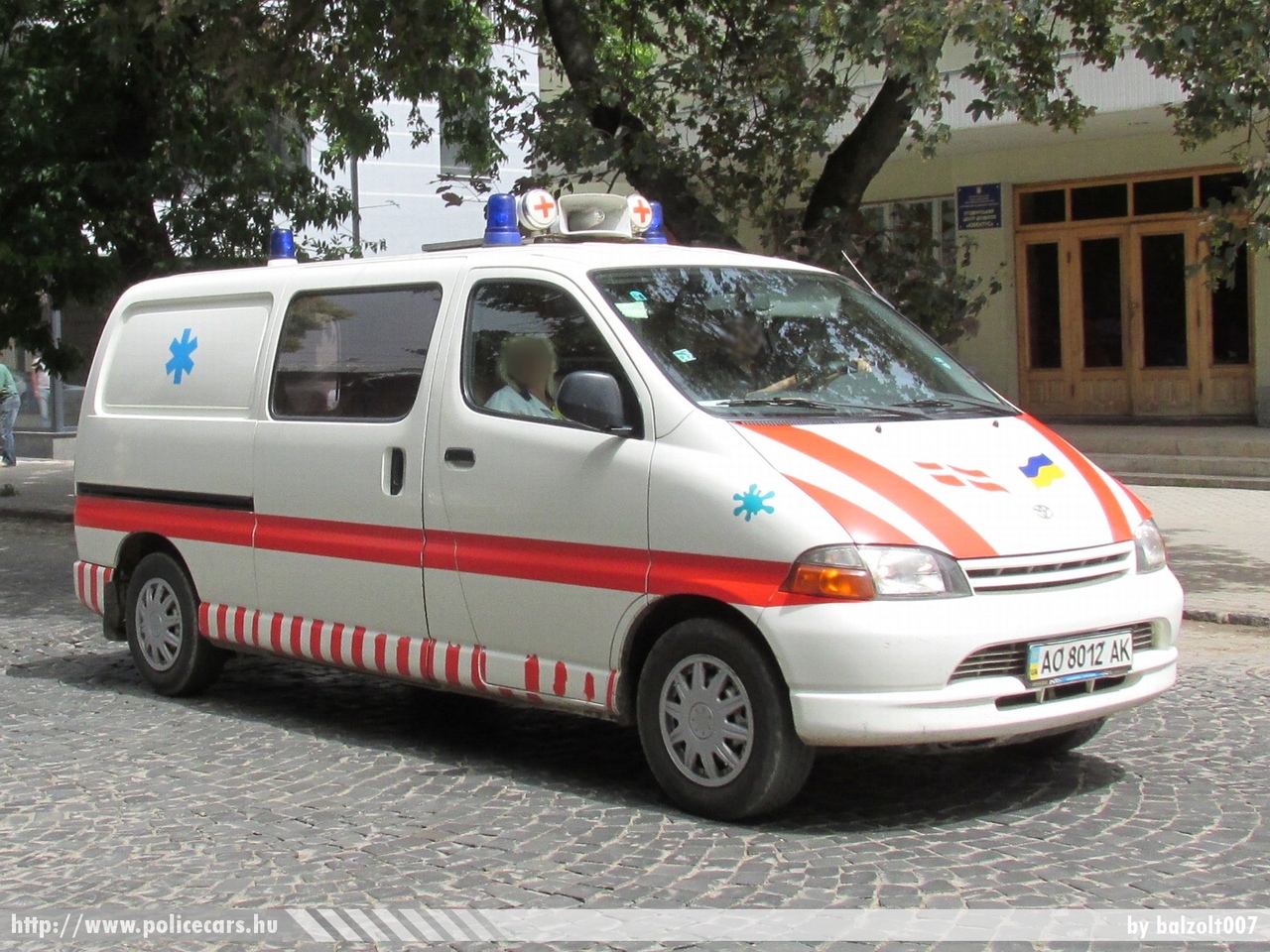 Toyota Hiace, fotó: balzolt007
Keywords: ukrán Ukrajna mentő mentőautó Ukraine ukrainian ambulance