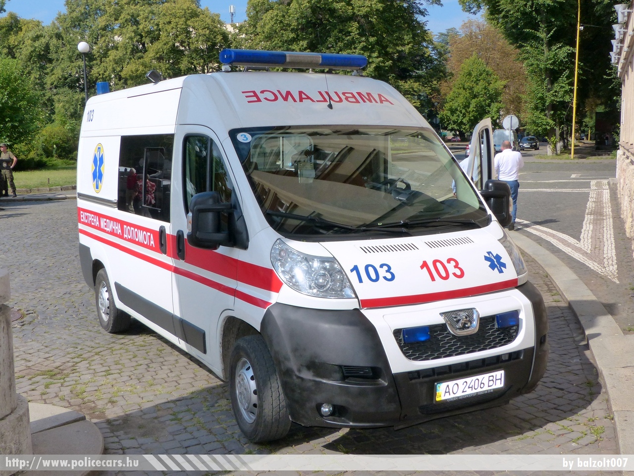Peugeot Boxer, fotó: balzolt007
Keywords: ukrán Ukrajna mentő mentőautó ambulance Ukraine ukrainian