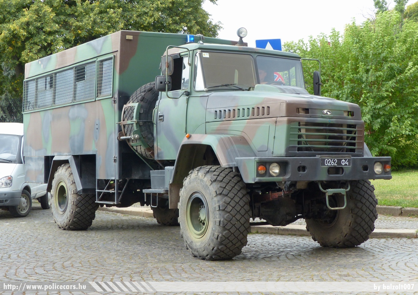 Kraz, fotó: balzolt007
Keywords: ukrán Ukrajna rendőr rendőrautó rendőrség ukrainian Ukraine police policecar