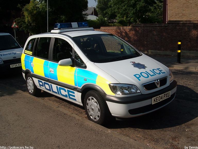 Vauxhall Zafira, fotó: Demis
Keywords: angol anglia egyesült királyság rendőr rendőrautó rendőrség