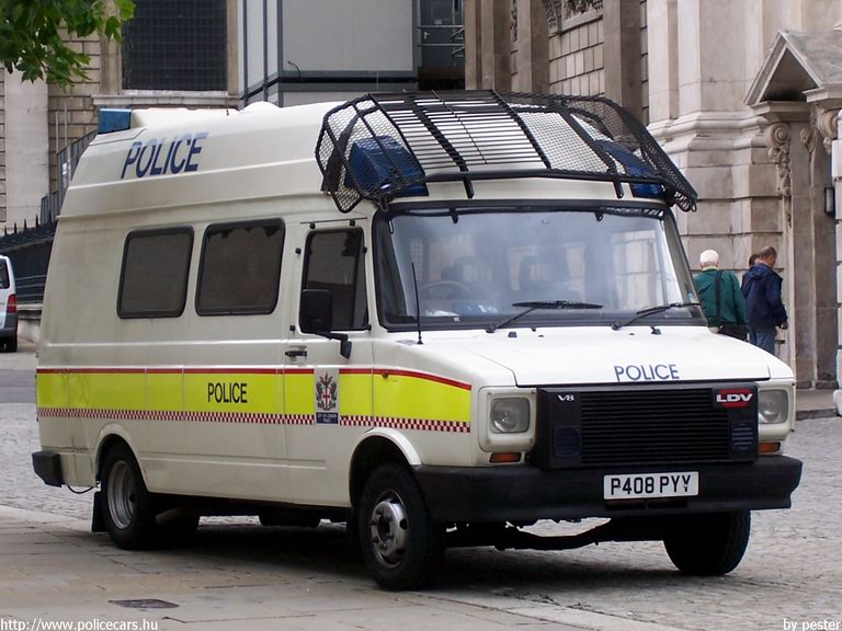 LDV Convoy, fotó: pester
Keywords: angol anglia egyesült királyság rendőr rendőrautó rendőrség