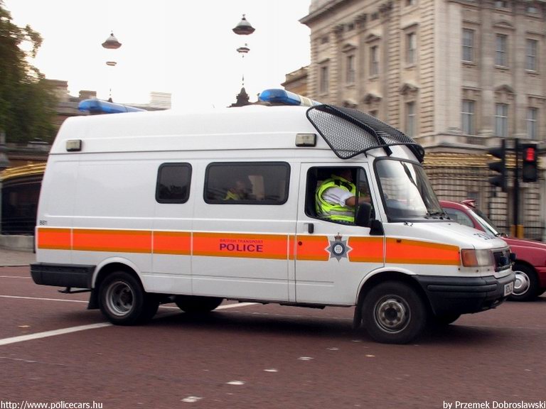 LDV Convoy, fotó: Przemek Dobroslawski
Keywords: angol anglia egyesült királyság rendőr rendőrautó rendőrség