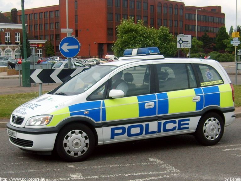 Vauxhall Zafira, fotó: Demis
Keywords: angol anglia egyesült királyság rendőr rendőrautó rendőrség