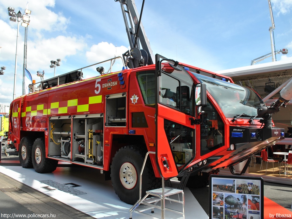 Oshkosh Striker 3000 ARFF 6x6, Manchester Airport, fotó: Bbazsa
Keywords: angol Anglia tûzoltó tûzoltóautó tûzoltóság repülőtéri 
