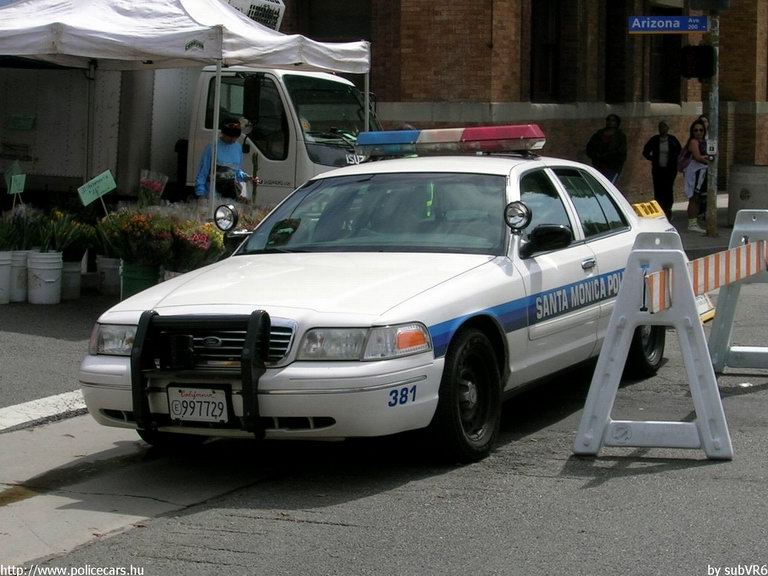 Ford Crown Victoria, fotó: subVR6
Keywords: USA Amerikai Egyesült Államok rendőr rendőrautó rendőrség