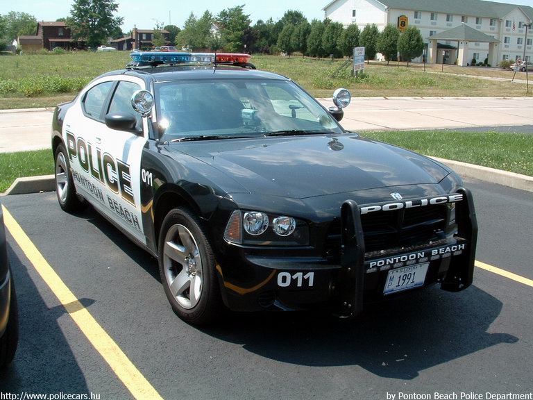 Dodge Charger, fotó: Pontoon Beach Police Department
Keywords: USA Amerikai Egyesült Államok rendőr rendőrautó rendőrség