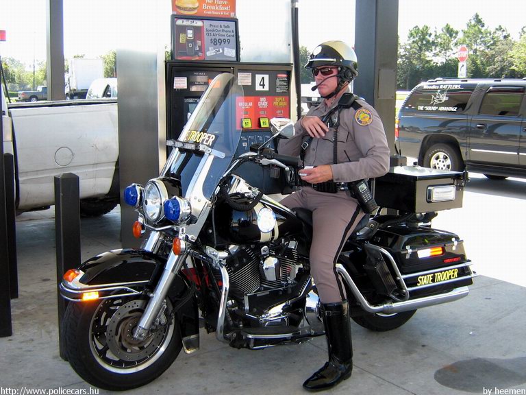 Harley-Davidson, fotó: heemen
Keywords: USA Amerikai Egyesült Államok rendőr rendőrmotor rendőrség