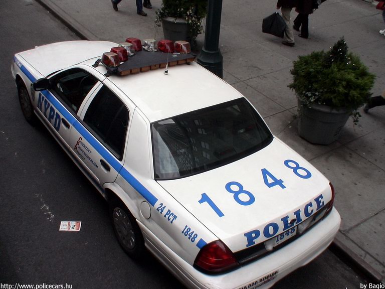 Ford Crown Victoria, fotó: Bagio
Keywords: USA Amerikai Egyesült Államok rendőr rendőrautó rendőrség nypd