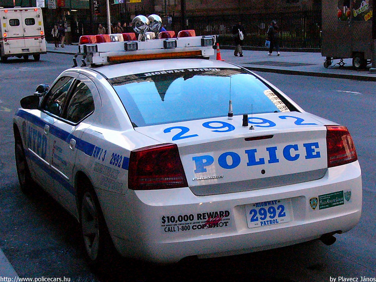 Dodge Charger, fotó: Plavecz János
Keywords: USA Amerikai Egyesült Államok rendőr rendőrautó rendőrség nypd
