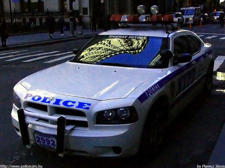 Dodge Charger, fotó: Plavecz János
Keywords: USA Amerikai Egyesült Államok rendőr rendőrautó rendőrség nypd