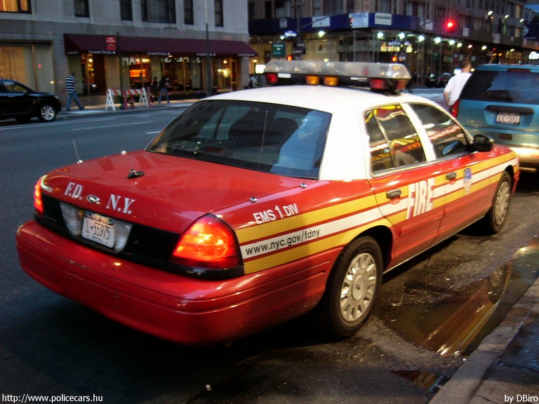 Ford Crown Victoria, fotó: DBiro
Keywords: USA Amerikai Egyesült Államok tûzoltó tûzoltóautó tûzoltóság fdny