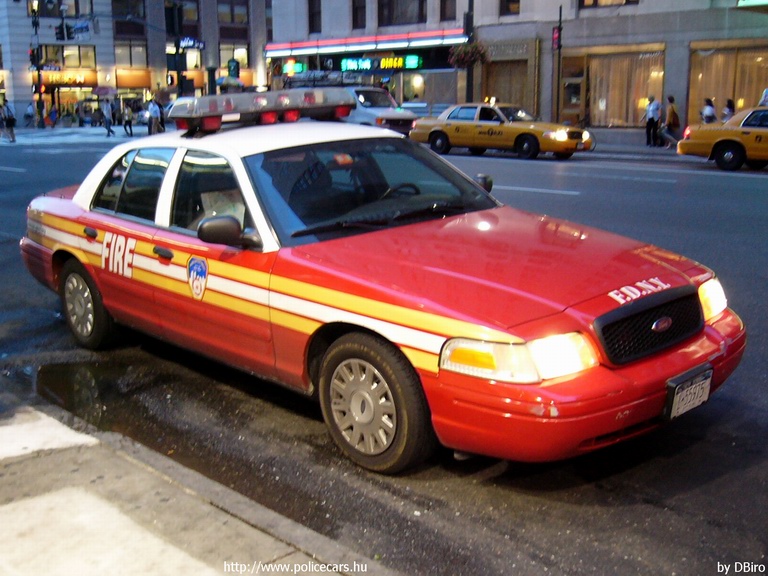 Ford Crown Victoria, fotó: DBiro
Keywords: USA Amerikai Egyesült Államok tûzoltó tûzoltóautó tûzoltóság fdny