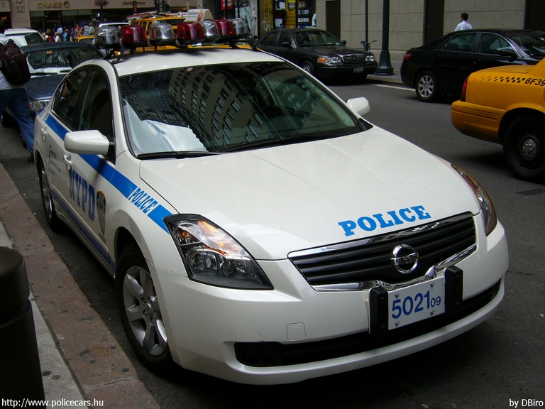 Nissan Altima, fotó: DBiro
Keywords: USA Amerikai Egyesült Államok rendőr rendőrautó rendőrség nypd