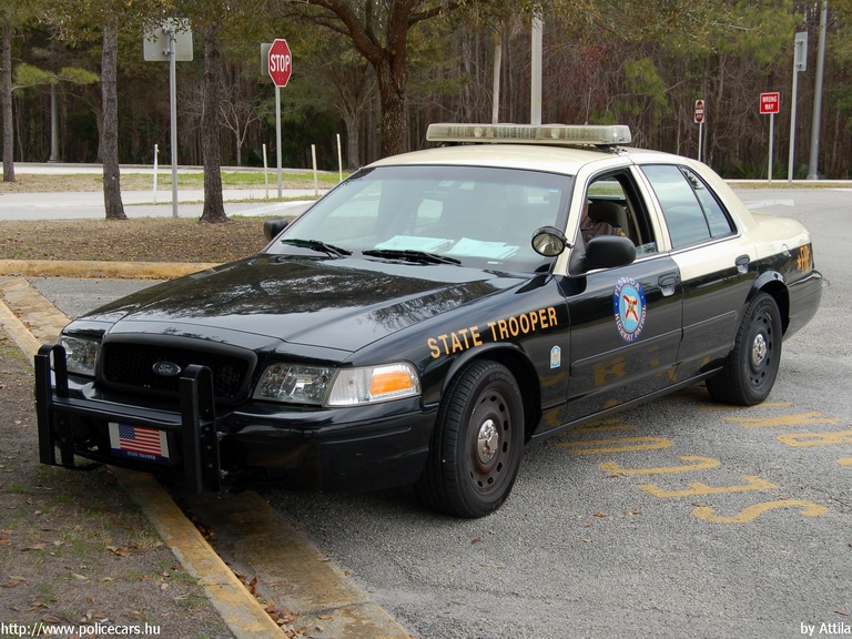 Ford Crown Victoria, fotó: Attila
Keywords: USA Amerikai Egyesült Államok rendőr rendőrautó rendőrség