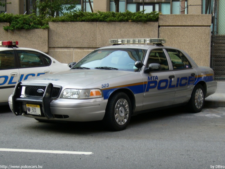 Ford Crown Victoria, fotó: DBiro
Keywords: USA Amerikai Egyesült Államok rendőr rendőrautó rendőrség