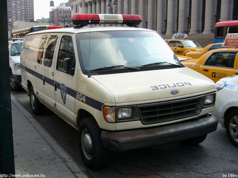 Ford E-250, fotó: DBiro
Keywords: USA Amerikai Egyesült Államok rendőr rendőrautó rendőrség