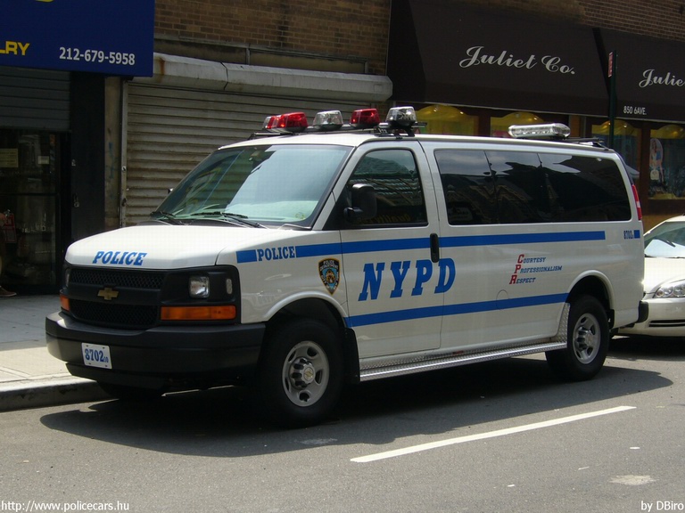 Chevrolet Express, fotó: DBiro
Keywords: USA Amerikai Egyesült Államok rendőr rendőrautó rendőrség nypd