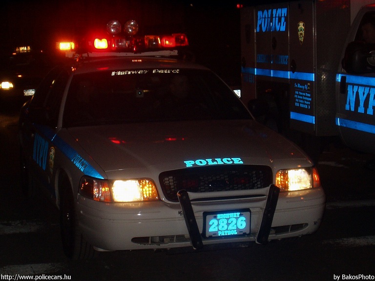 Ford Crown Victoria, fotó: BakosPhoto
Keywords: USA Amerikai Egyesült Államok rendőr rendőrautó rendőrség nypd