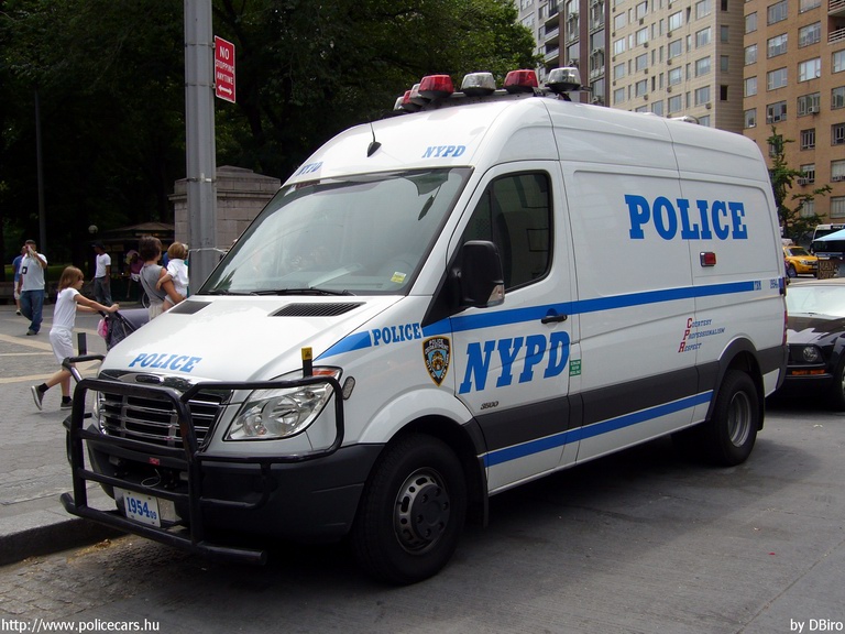 Freightliner Sprinter, fotó: DBiro
Keywords: USA Amerikai Egyesült Államok rendőr rendőrautó rendőrség nypd
