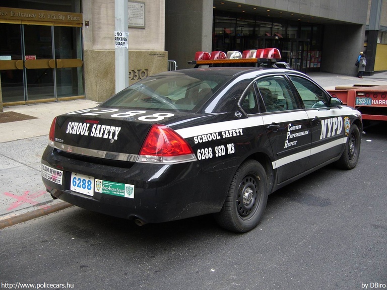 Chevrolet Impala, fotó: DBiro
Keywords: USA Amerikai Egyesült Államok rendőr rendőrautó rendőrség NYPD