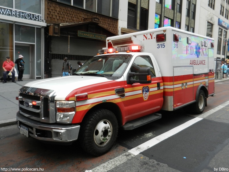 Ford F-350 Super Duty, fotó: DBiro
Keywords: USA Amerikai Egyesült Államok mentő mentőautó FDNY
