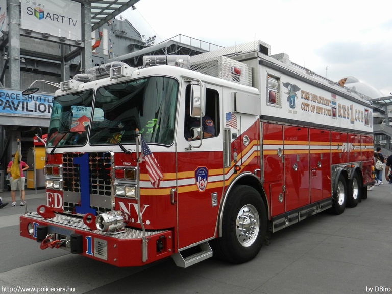 Ferrara Ultra, fotó: DBiro
Keywords: USA Amerikai Egyesült Államok tûzoltó tûzoltóautó tûzoltóság FDNY