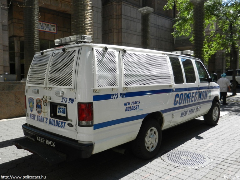 Ford E-350, Büntetés-végrehajtás, fotó: DBiro
Keywords: USA Amerikai Egyesült Államok rendőr rendőrautó rendőrség bv