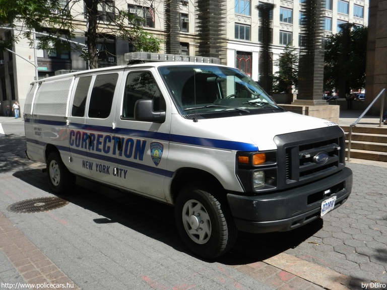 Ford E-350, Büntetés-végrehajtás, fotó: DBiro
Keywords: USA Amerikai Egyesült Államok rendőr rendőrautó rendőrség bv