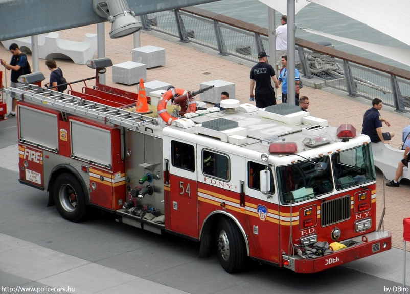 Seagrave, fotó: DBiro
Keywords: USA Amerikai Egyesült Államok tûzoltó tûzoltóautó tûzoltóság FDNY