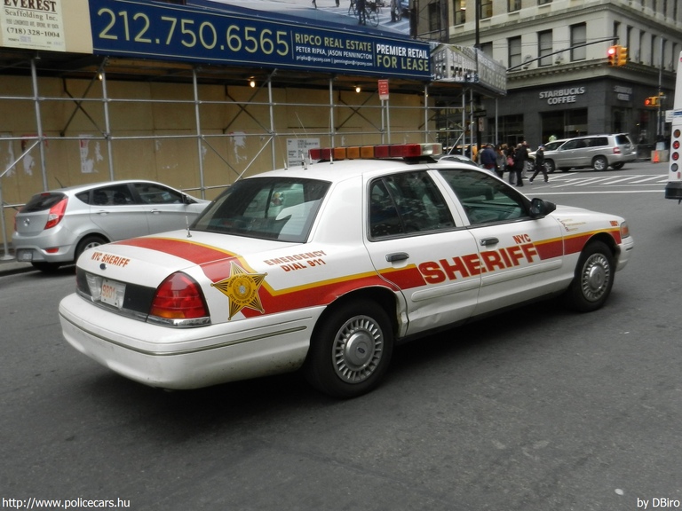 Ford Crown Victoria, fotó: DBiro
Keywords: USA Amerikai Egyesült Államok rendőr rendőrautó rendőrség