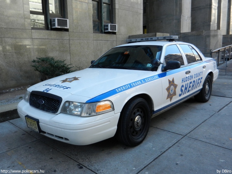 Ford Crown Victoria, fotó: DBiro
Keywords: USA Amerikai Egyesült Államok rendőr rendőrautó rendőrség