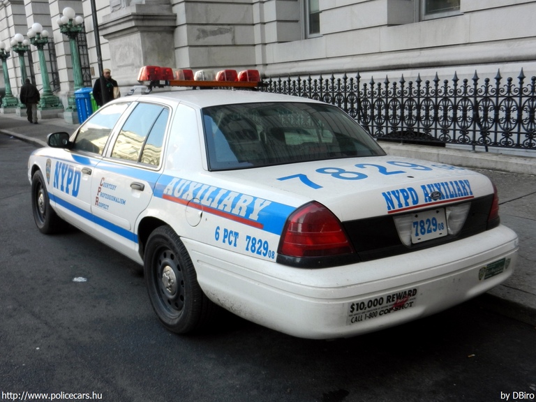 Ford Crown Victoria, fotó: DBiro
Keywords: USA Amerikai Egyesült Államok rendőr rendőrautó rendőrség NYPD