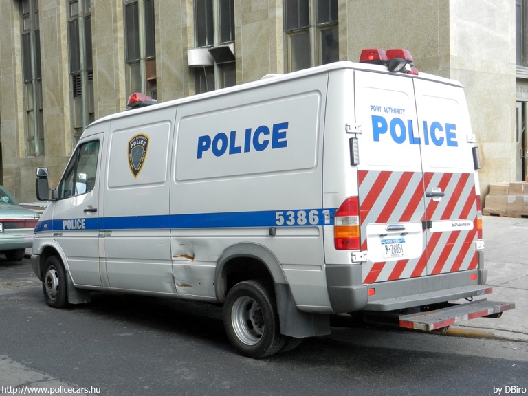 Freightliner Sprinter 3500, fotó: DBiro
Keywords: USA Amerikai Egyesült Államok rendőr rendőrautó rendőrség