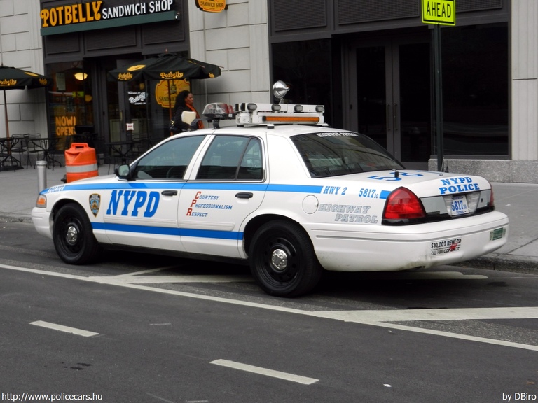 Ford Crown Victoria, fotó: DBiro
Keywords: USA Amerikai Egyesült Államok rendőr rendőrautó rendőrség NYPD